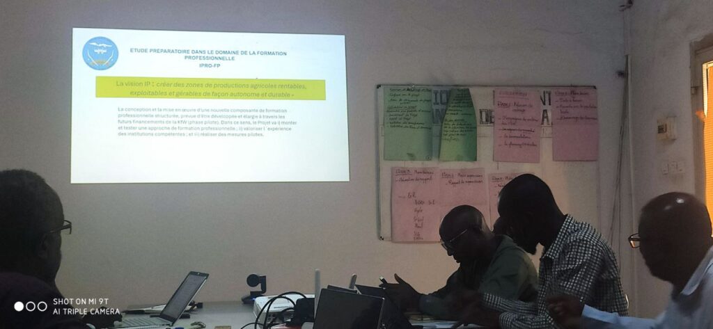 réuni dans la salle de réunion de la Direction Nationale du Génie Rural